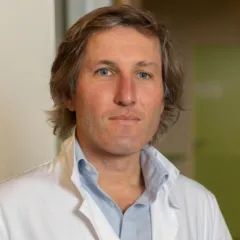 Dr V Le Strat